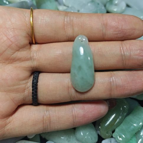 翡翠未镶嵌颈饰福瓜