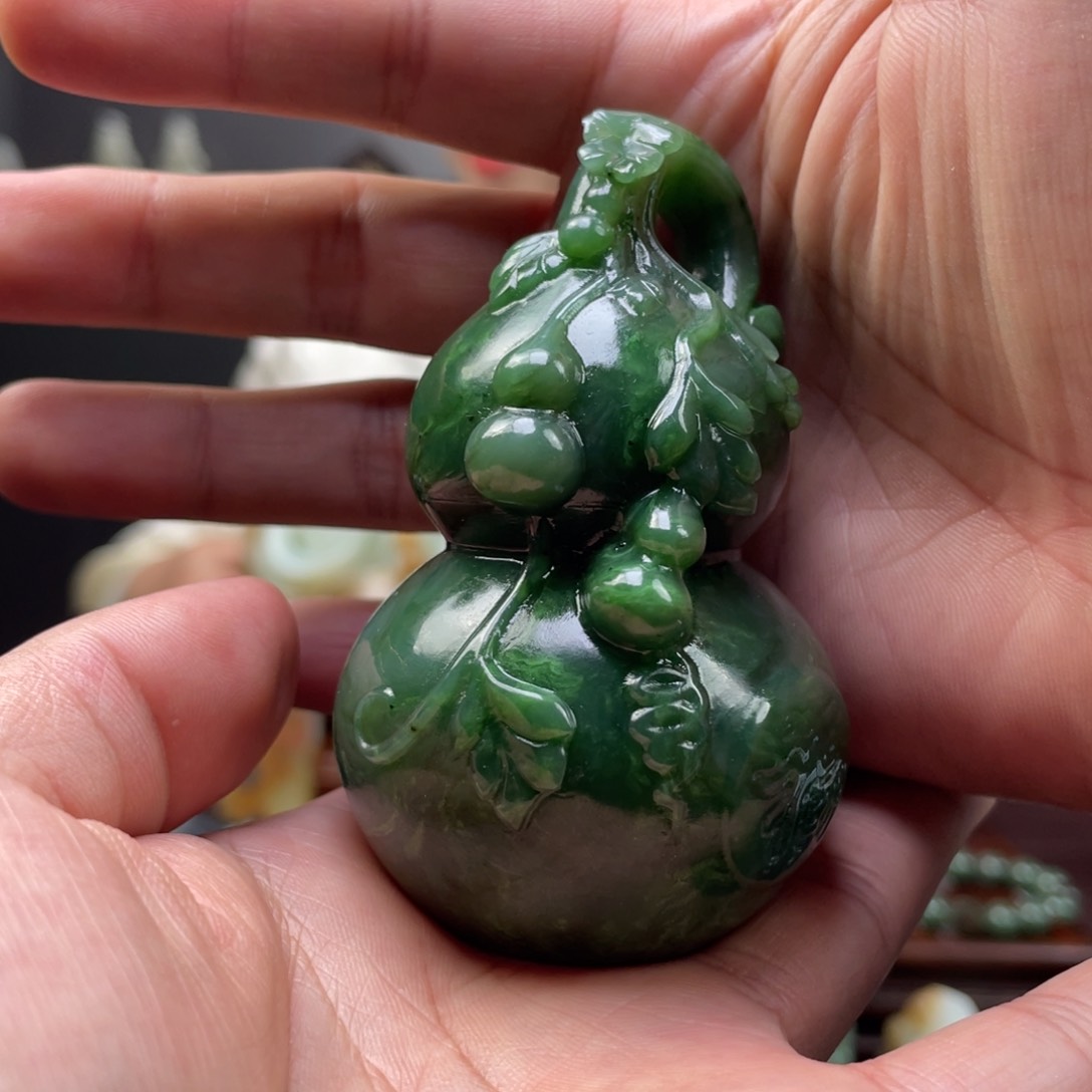 未镶嵌和田玉摆件