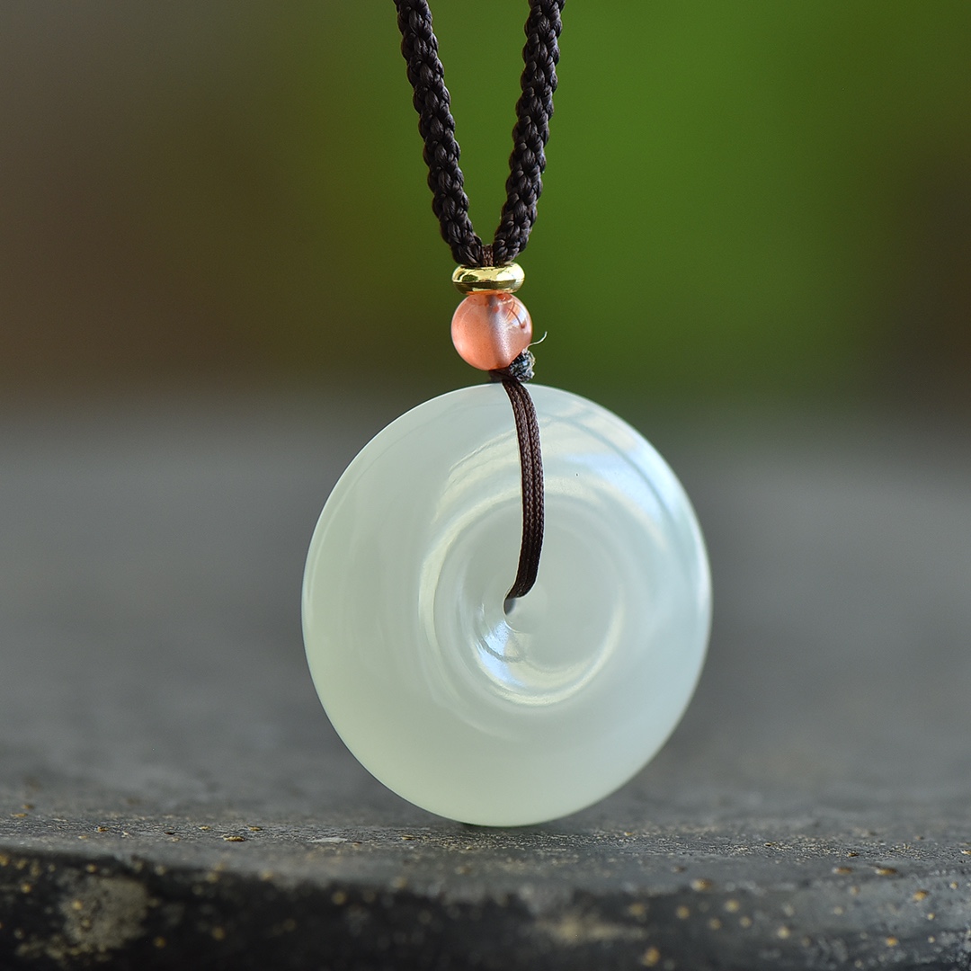 和田玉特高冰蜂蜜水平安扣吊坠简单大气时尚百搭佩戴清新