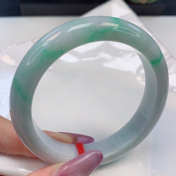 翡翠手镯未镶嵌57圈