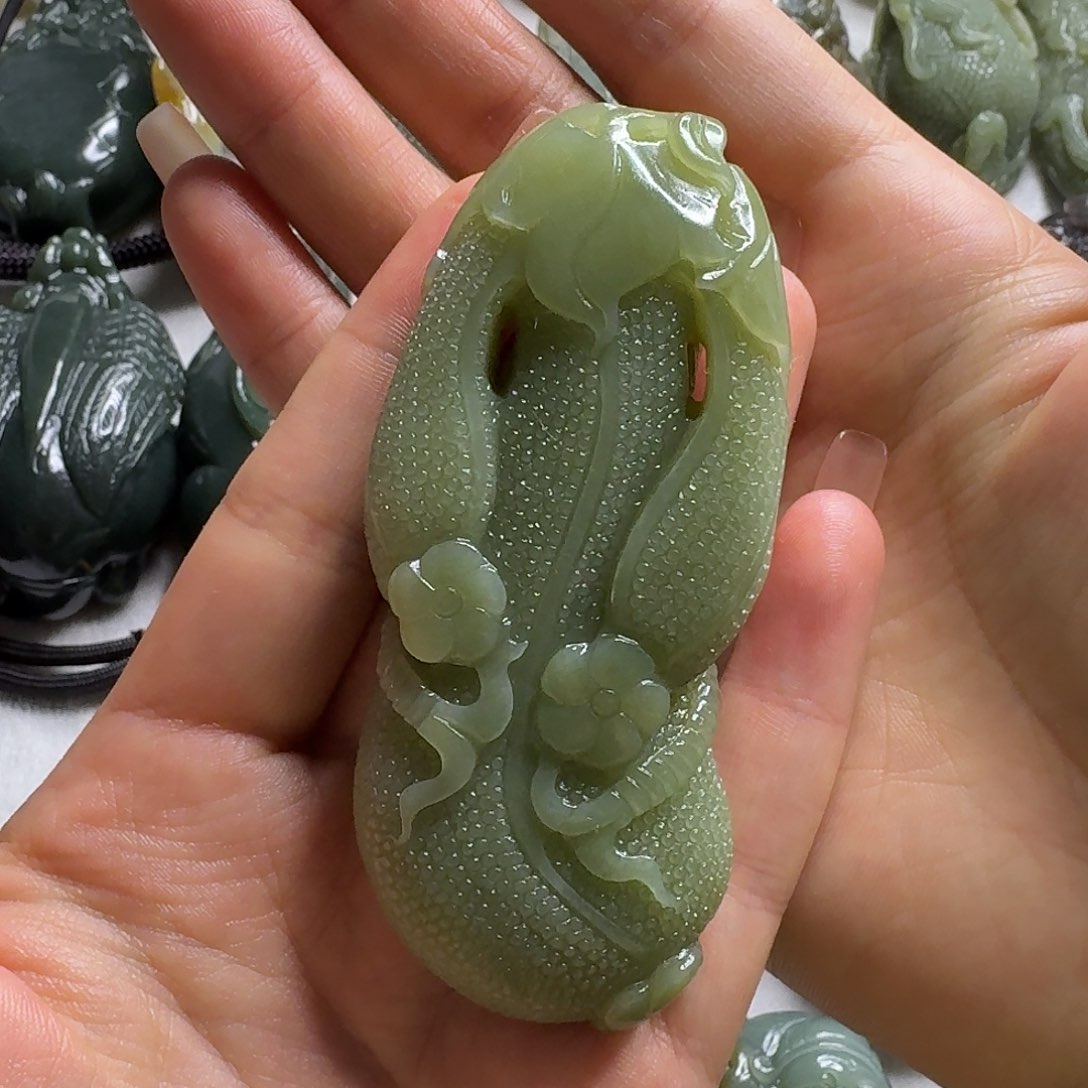 颈饰未镶嵌和田玉