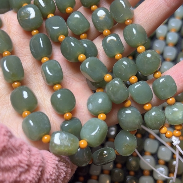 和田玉颈饰未镶嵌