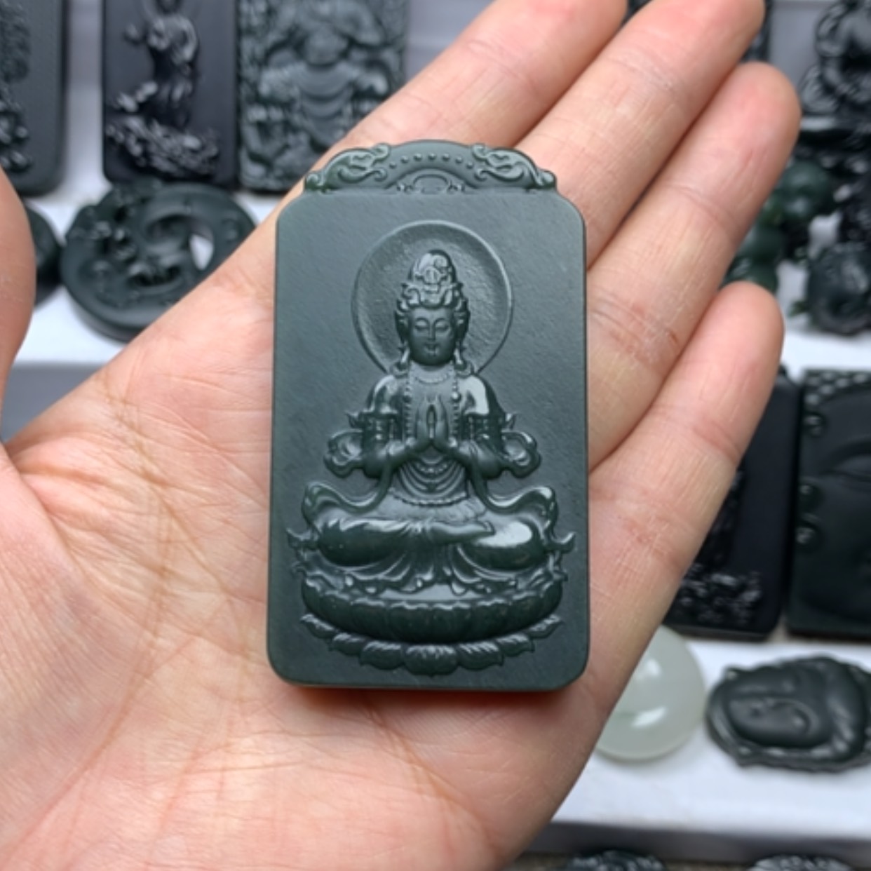 【闪购商品】和田玉颈饰未镶嵌双面雕刻