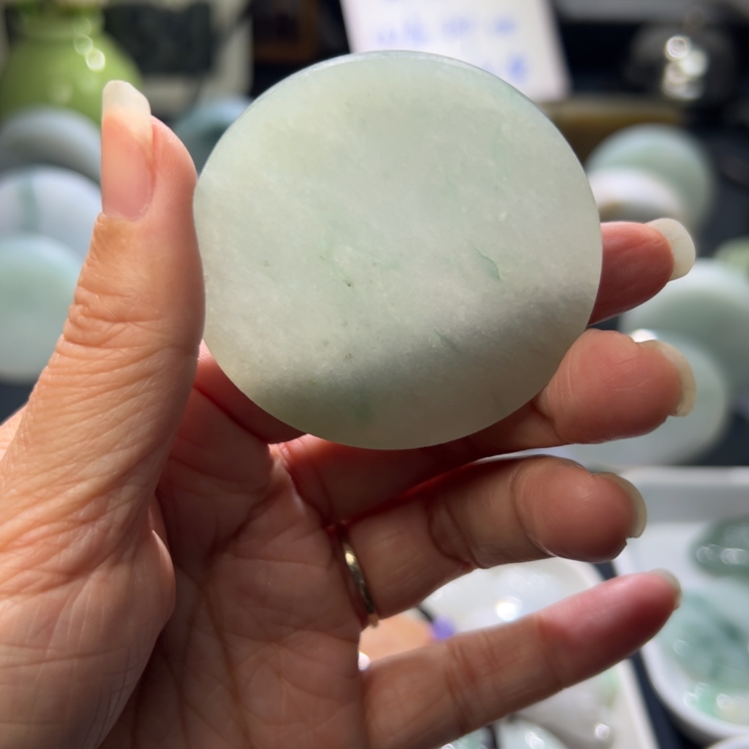 翡翠未镶嵌颈饰翡翠镯心冰绿