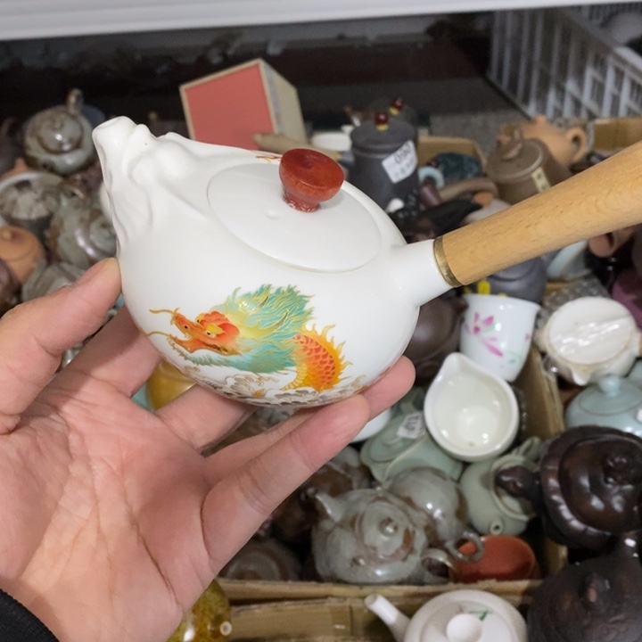 陶瓷艺术品及陶瓷壶