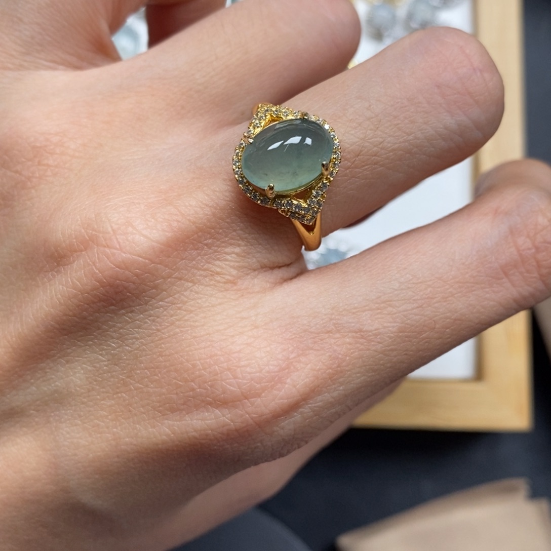 翡翠颈饰未镶嵌翡翠