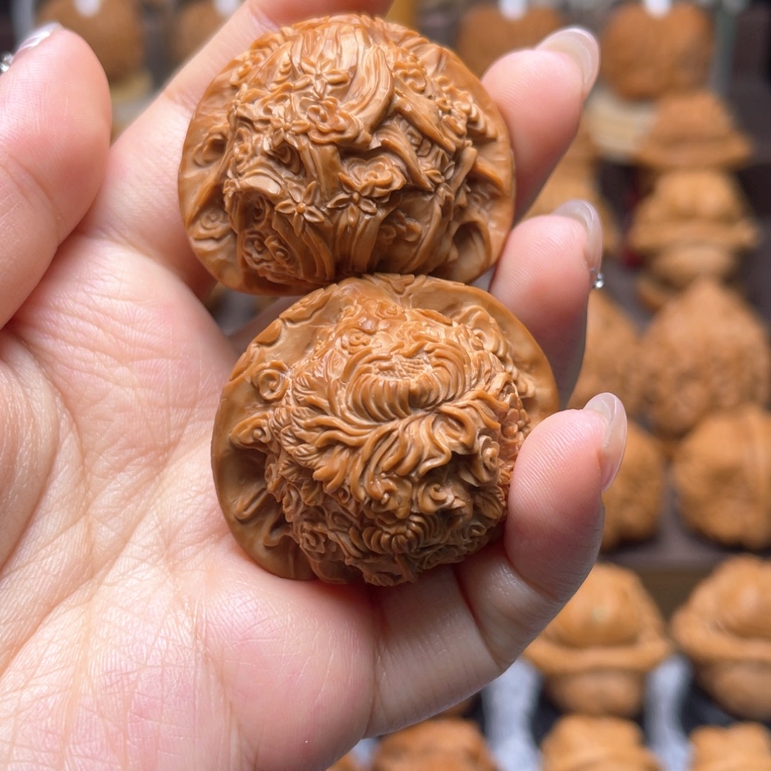 福利梅兰竹菊白狮子