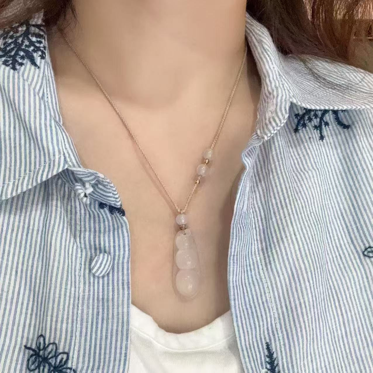 天然玉髓四季豆吊坠