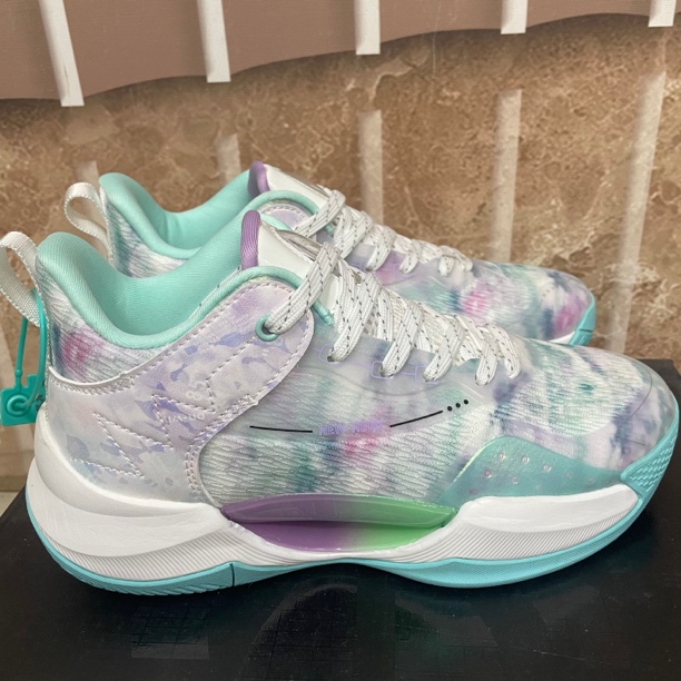 训练篮球鞋透气回弹渐变低帮青少年篮球鞋缓震