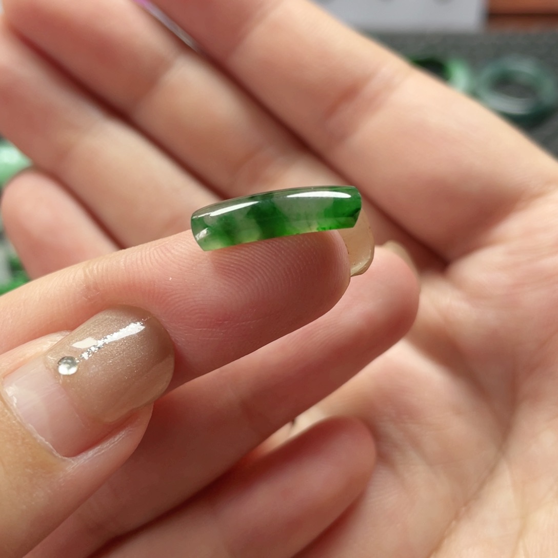 未镶嵌挂件翡翠   翡翠