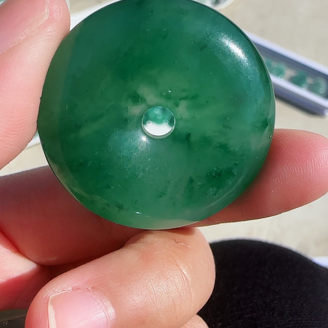 石英质玉颈饰未镶嵌万*