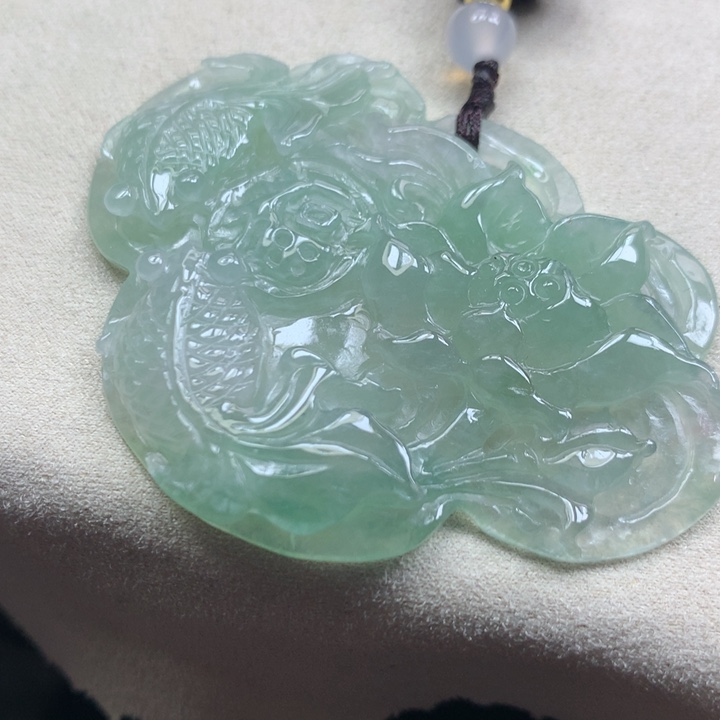 翡翠颈饰未镶嵌吊坠