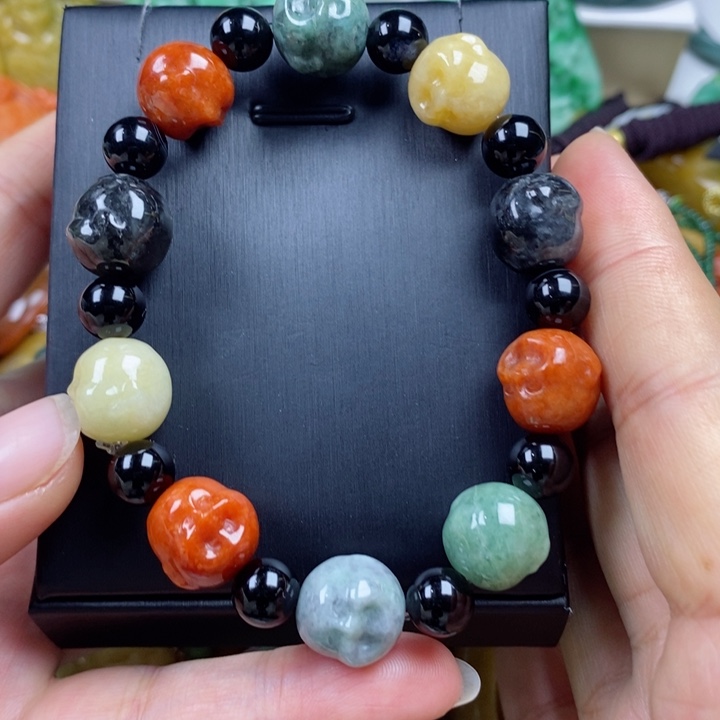 翡翠吊坠(赠链)未镶嵌