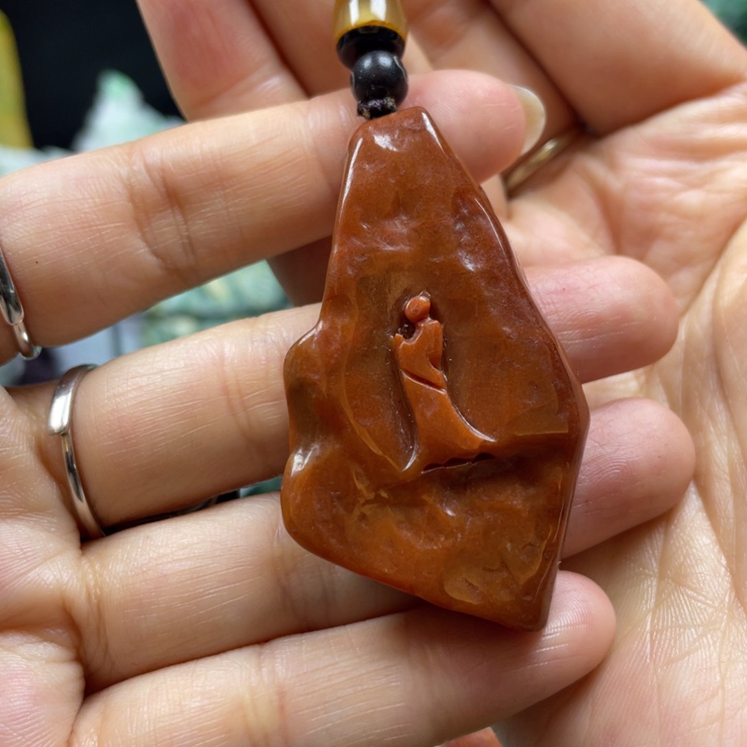 翡翠颈饰未镶嵌牌子