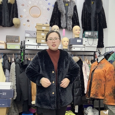 三醋酯纤维皮毛一体短外套直播间为准