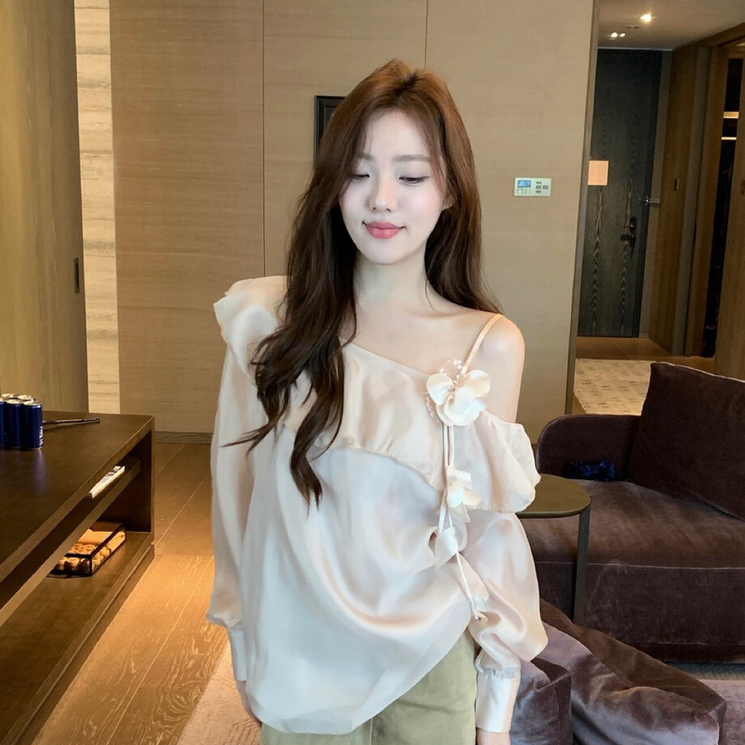 早秋新款韩版斜肩长袖衬衫宽松显瘦气质小众女上衣