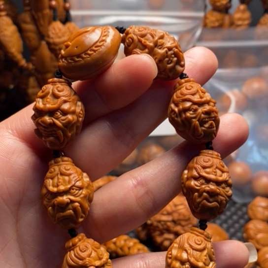 橄榄核吊坠不动明王