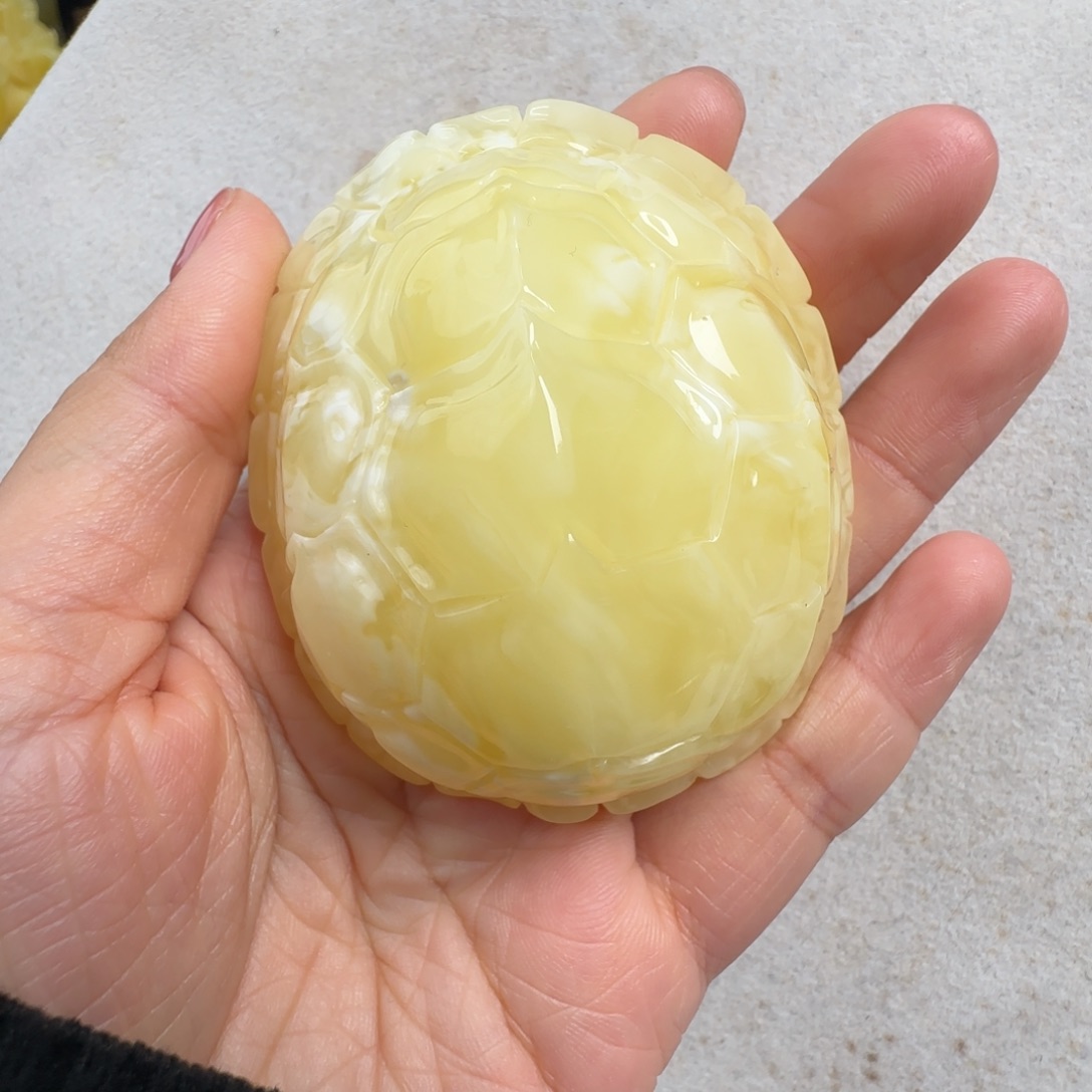 蜜蜡未镶嵌珠宝奇石