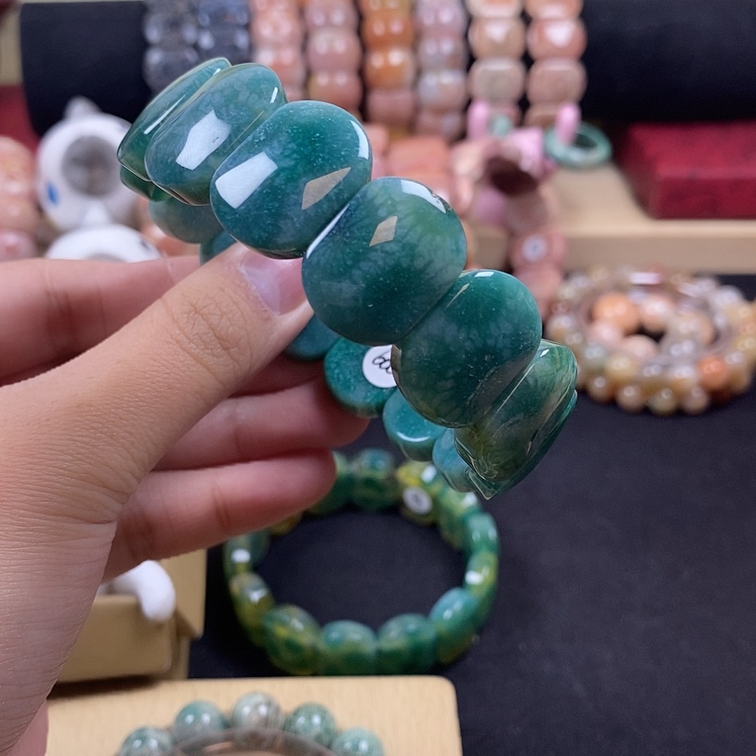 陌***暄硅化珊瑚（珊瑚玉）未镶嵌手牌 上新