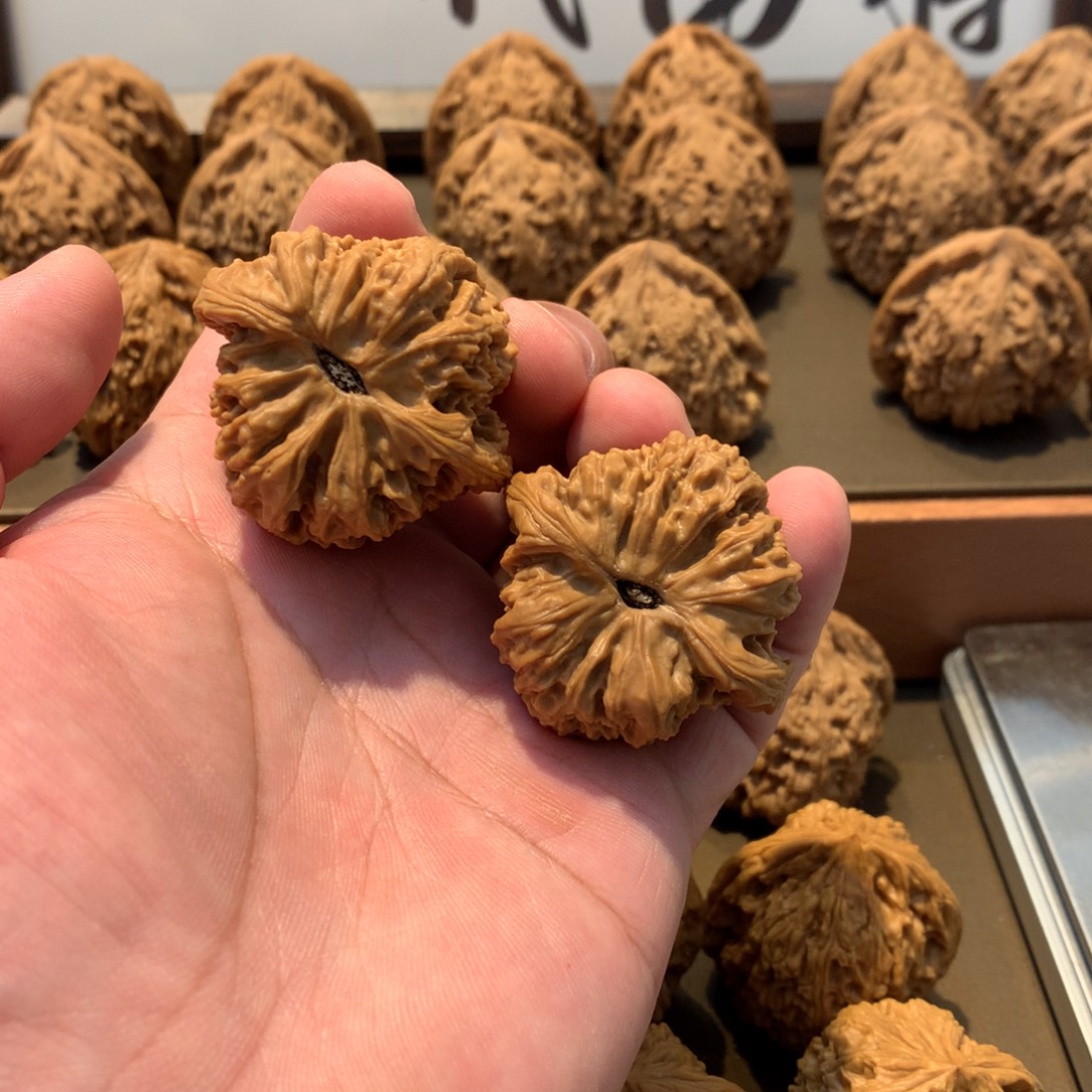 T***1文玩核桃吊坠南将