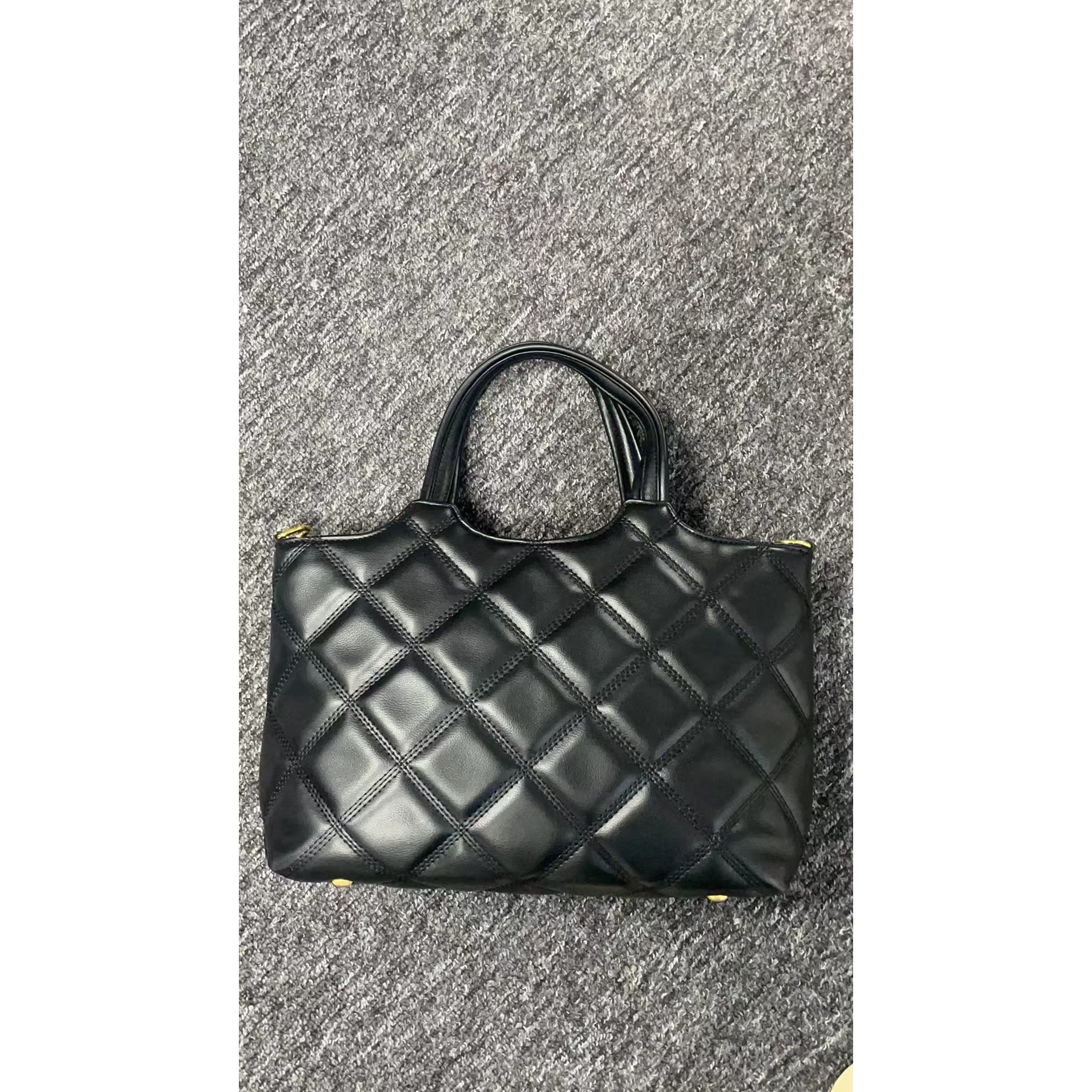 姝宴真皮女包手提菱格小菜黑色