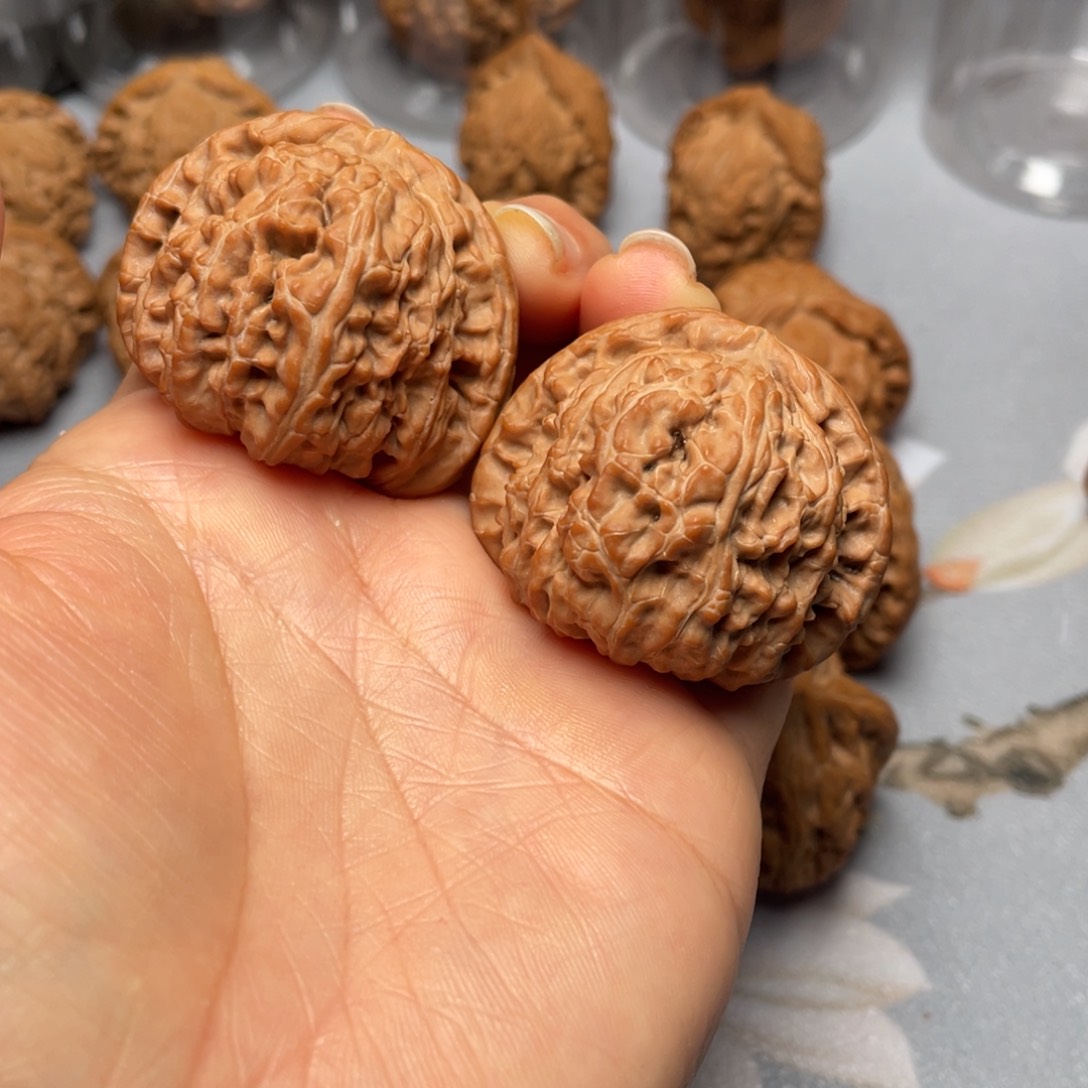 【闪购商品】文玩核桃吊坠原装白狮子………