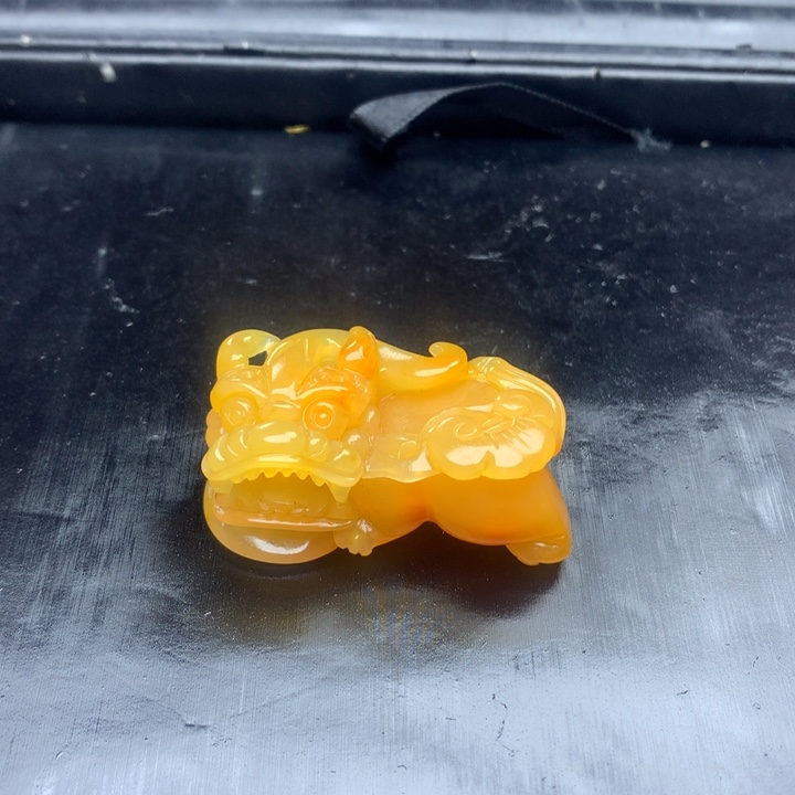 石英质玉（黄龙玉）未镶嵌吊坠(不含链)