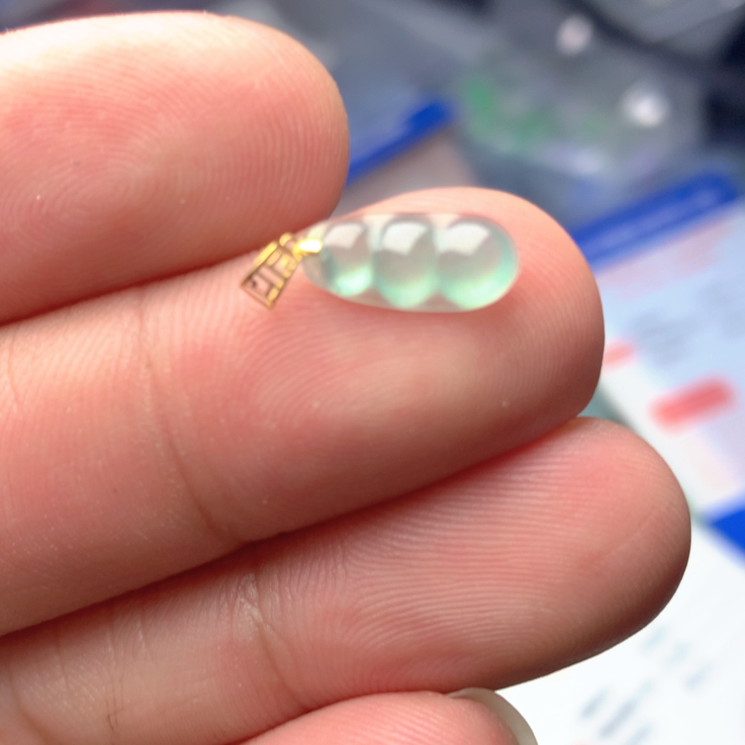 【闪购商品】颈饰18K金镶嵌翡翠翡翠