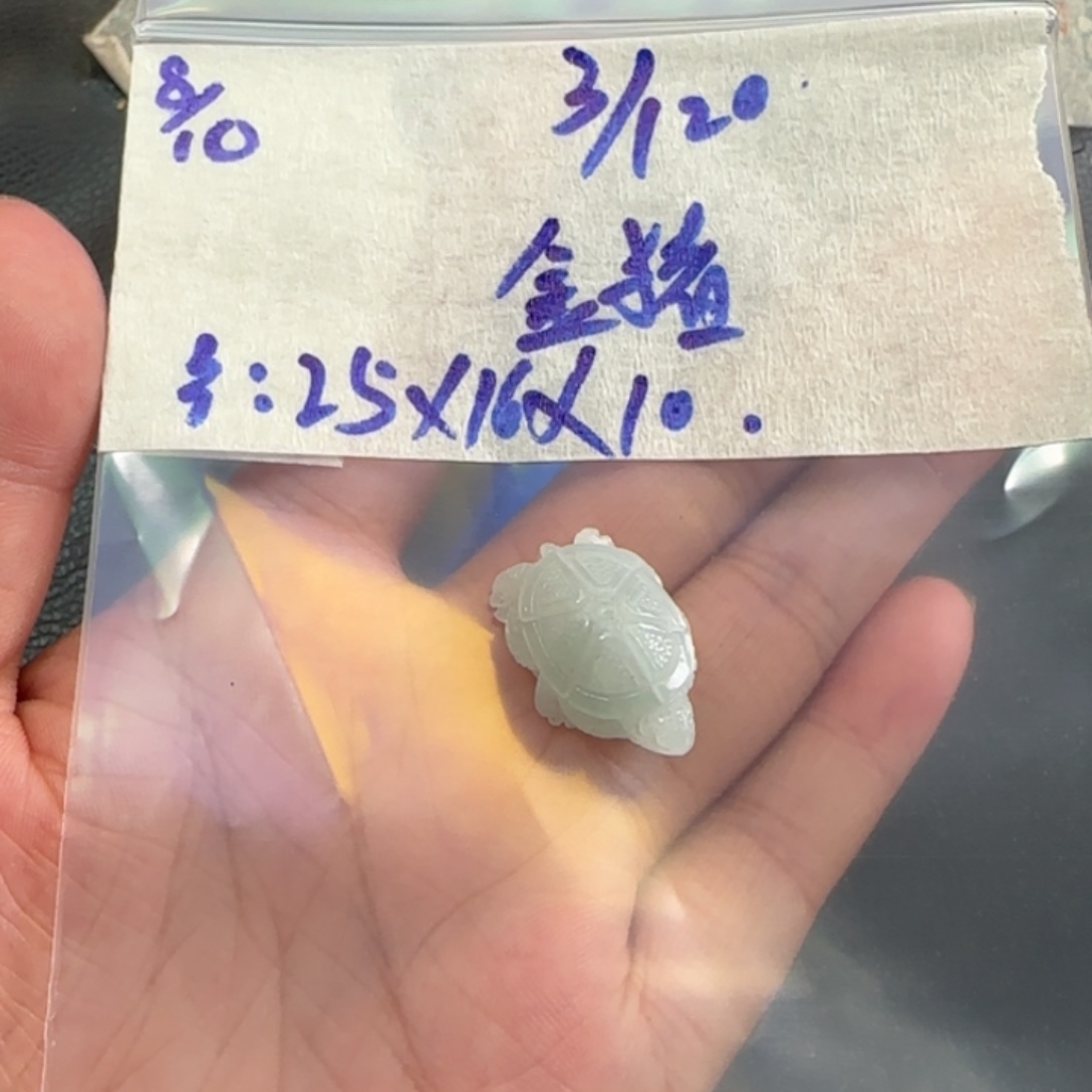 金***猪定制翡翠未镶嵌天然翡翠