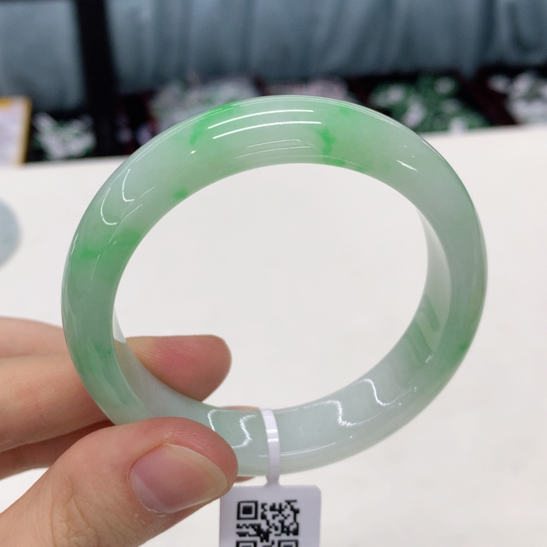 未镶嵌手镯翡翠手镯