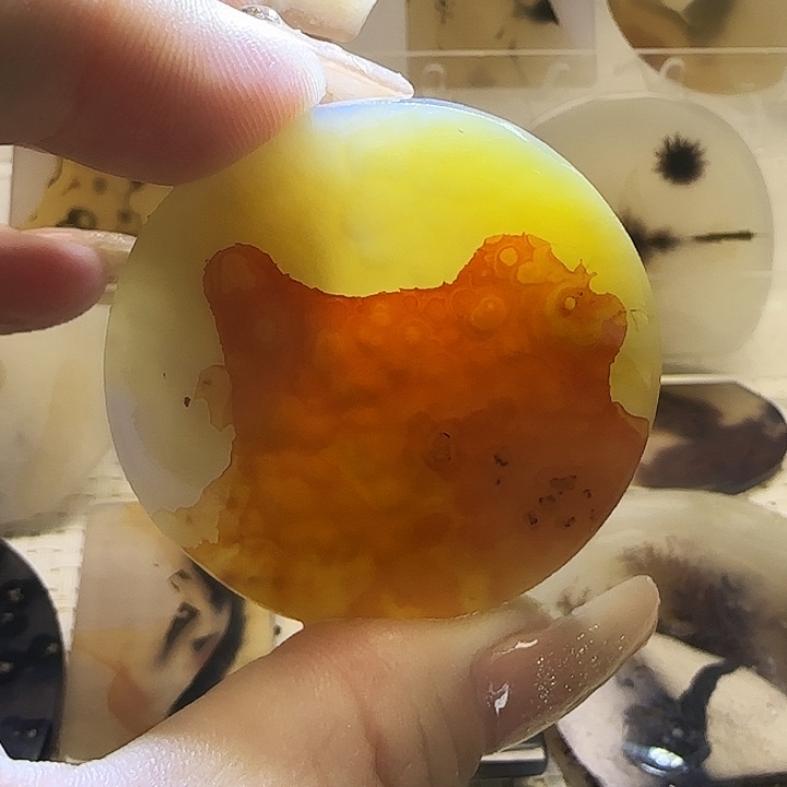 玛瑙/玉髓未镶嵌珠宝奇石