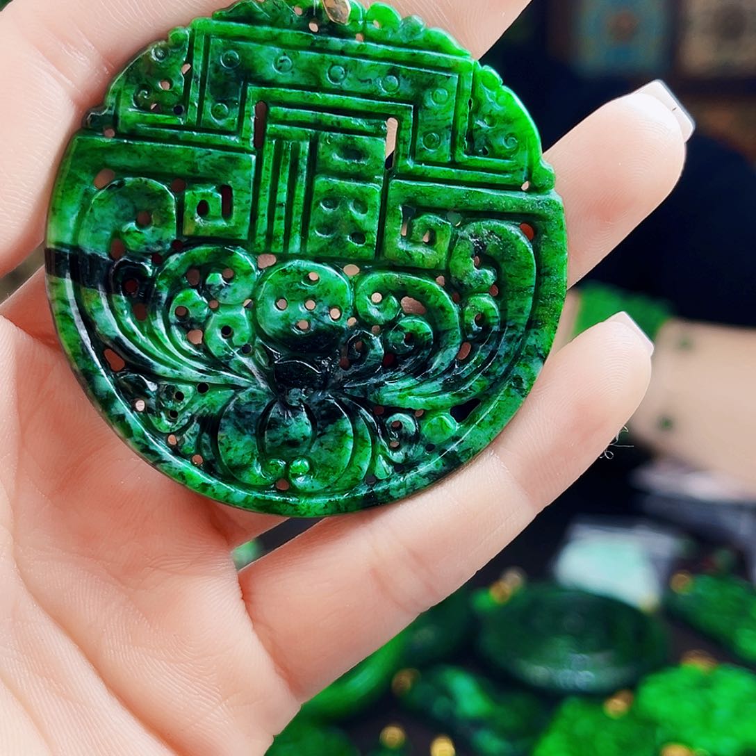 颈饰银S925镶嵌翡翠多样性