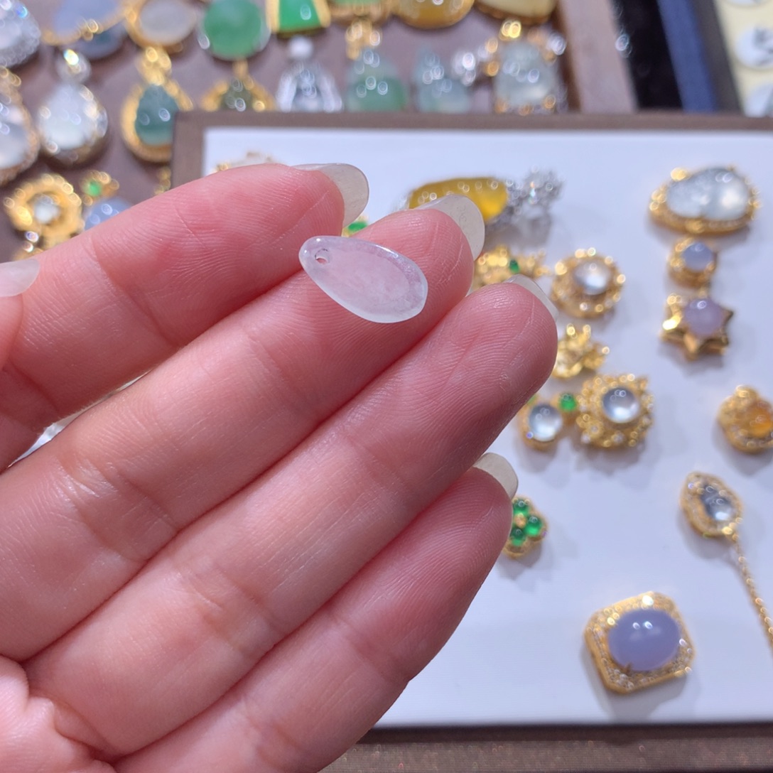 马***姐翡翠未镶嵌颈饰翡翠