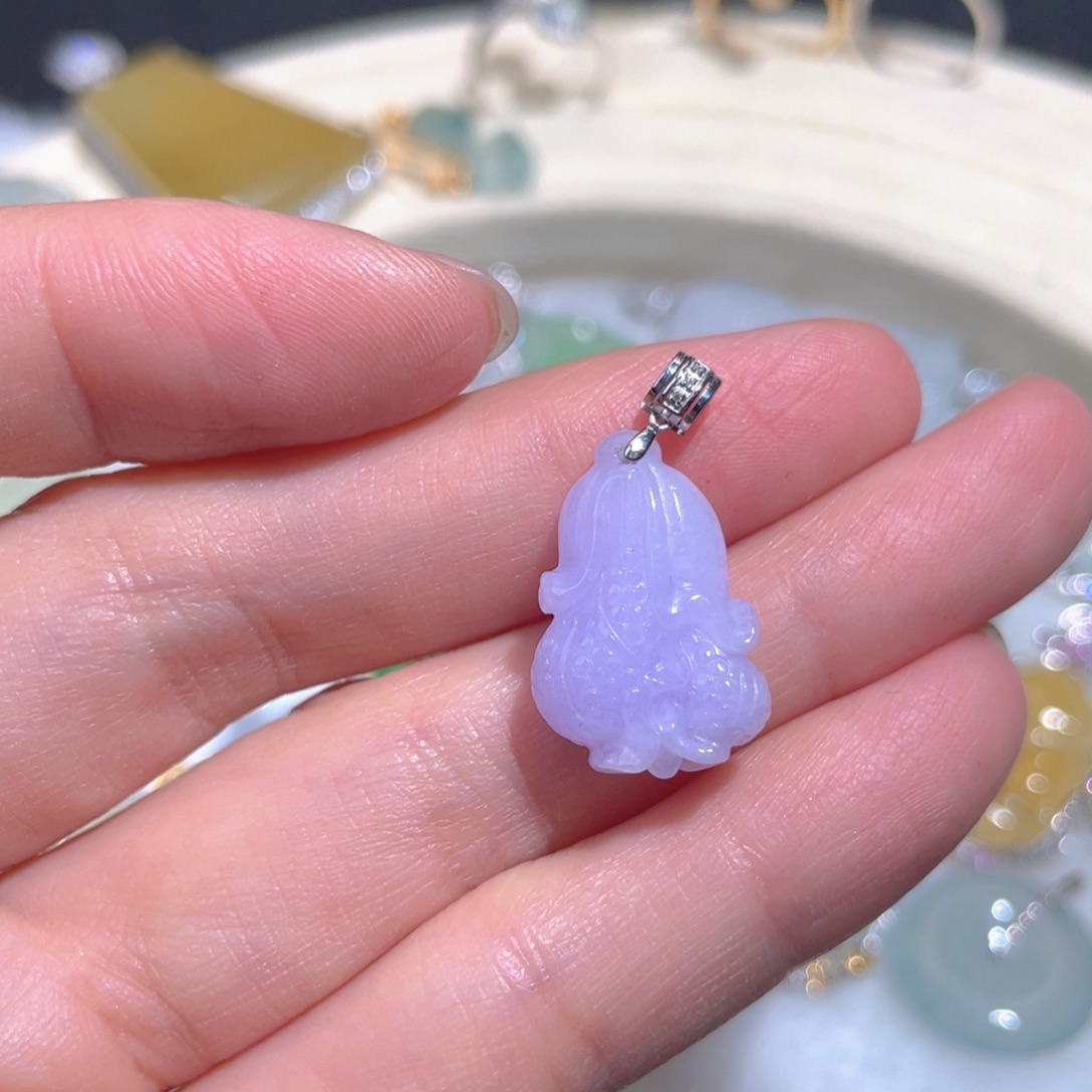 翡翠颈饰18K金镶嵌翡翠