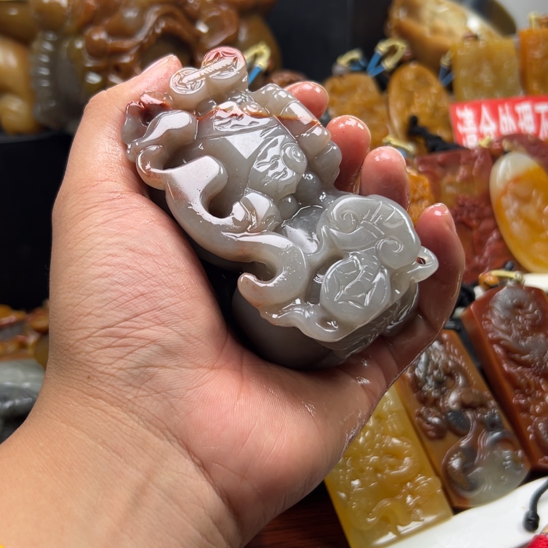 石英质玉（黄龙玉）未镶嵌黄龙玉