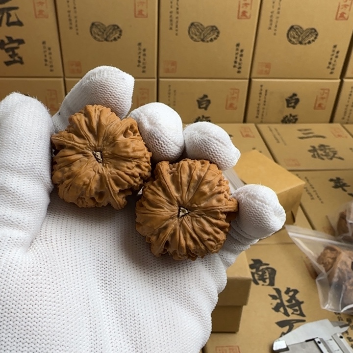 文玩核桃吊坠简单包装玉龙三棱