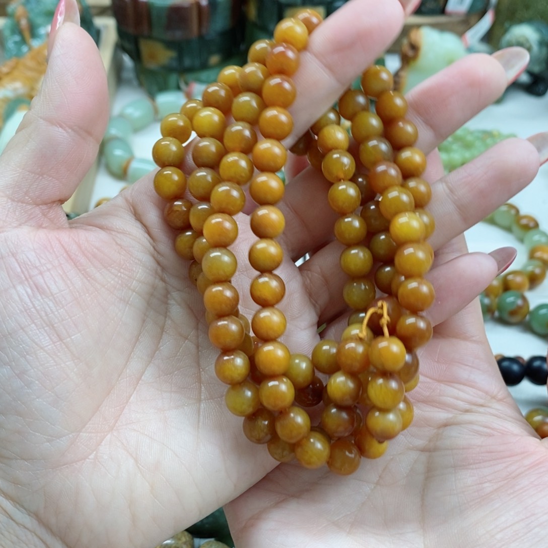 蛇纹石玉颈饰未镶嵌