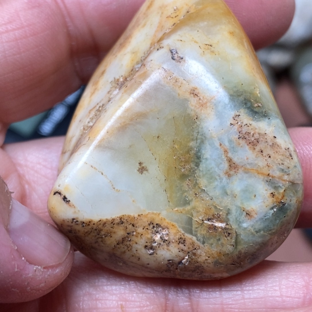 和田玉挂件足铂镶嵌