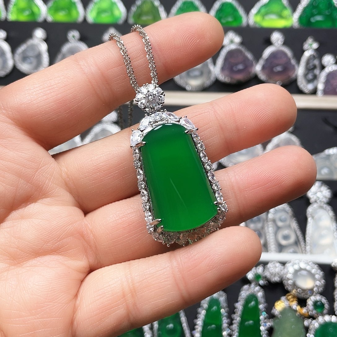 玛瑙/玉髓颈饰合金