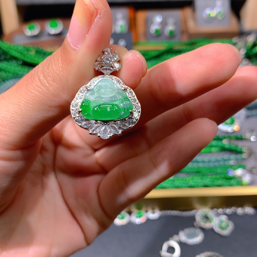 翡翠手链未镶嵌天然翡翠