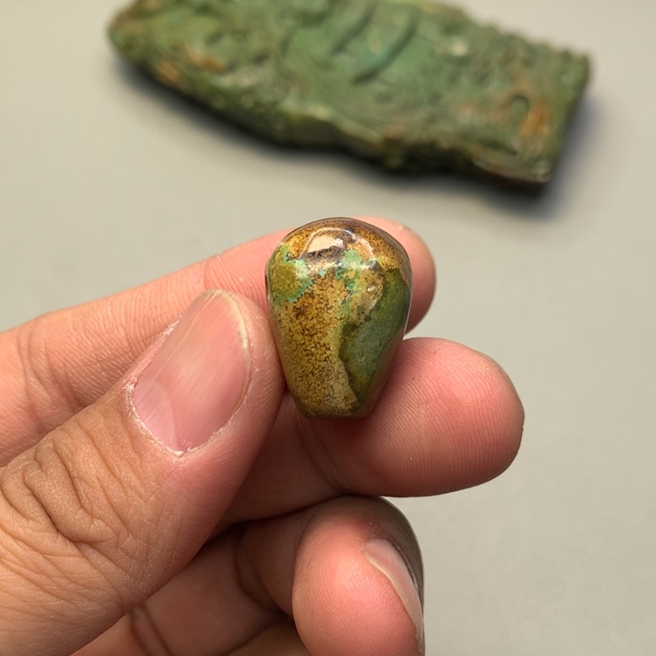 绿松石颈饰未镶嵌