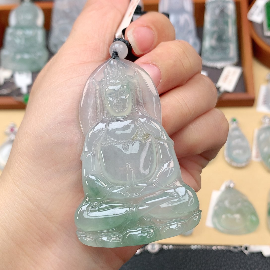 翡翠颈饰未镶嵌观音