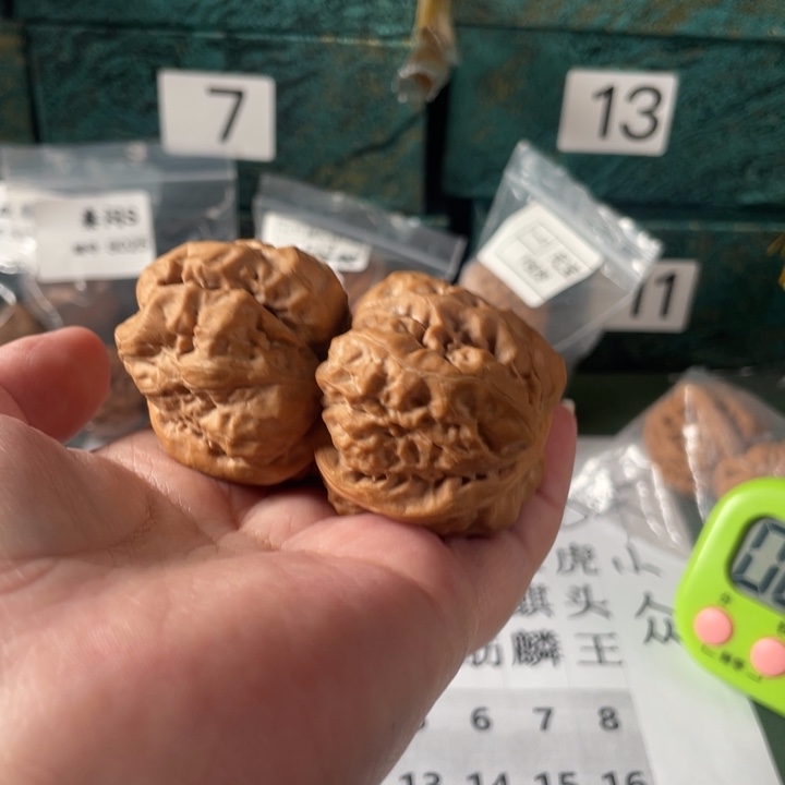 碳***父文玩核桃把件文玩核桃4028