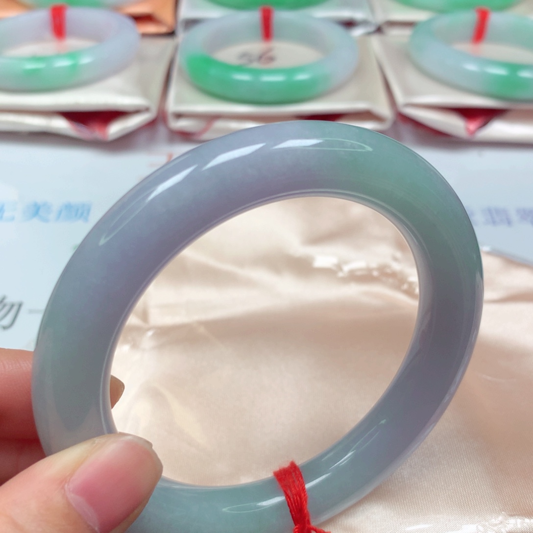 翡翠未镶嵌手镯细腻春带彩5960胖圆