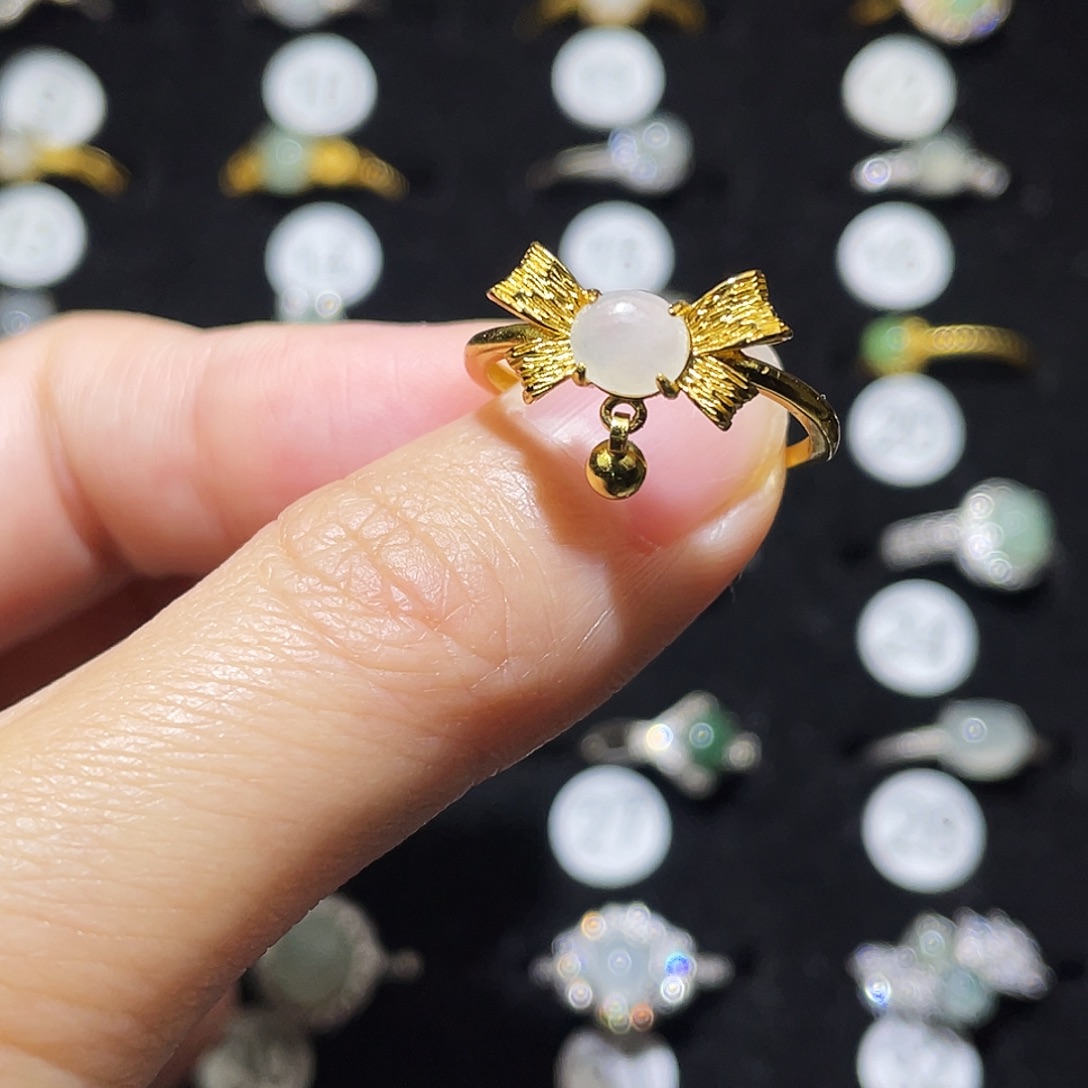 翡翠未镶嵌戒指戒指