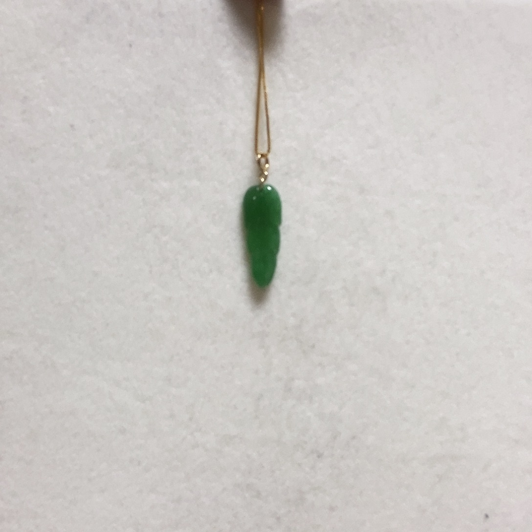 翡翠颈饰18K金镶嵌简单