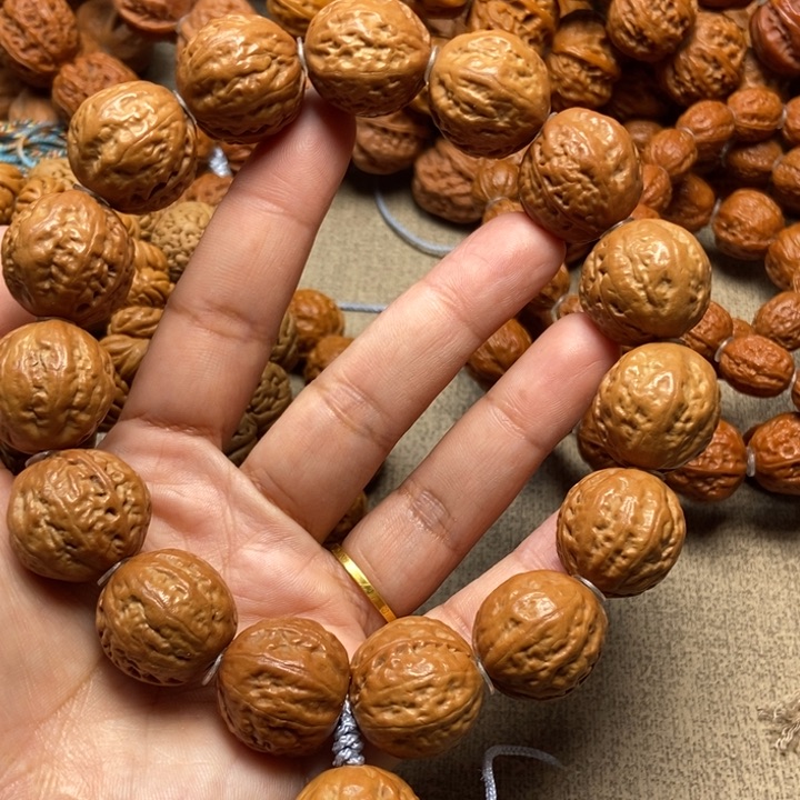 文玩核桃吊坠蚂蚁元宝