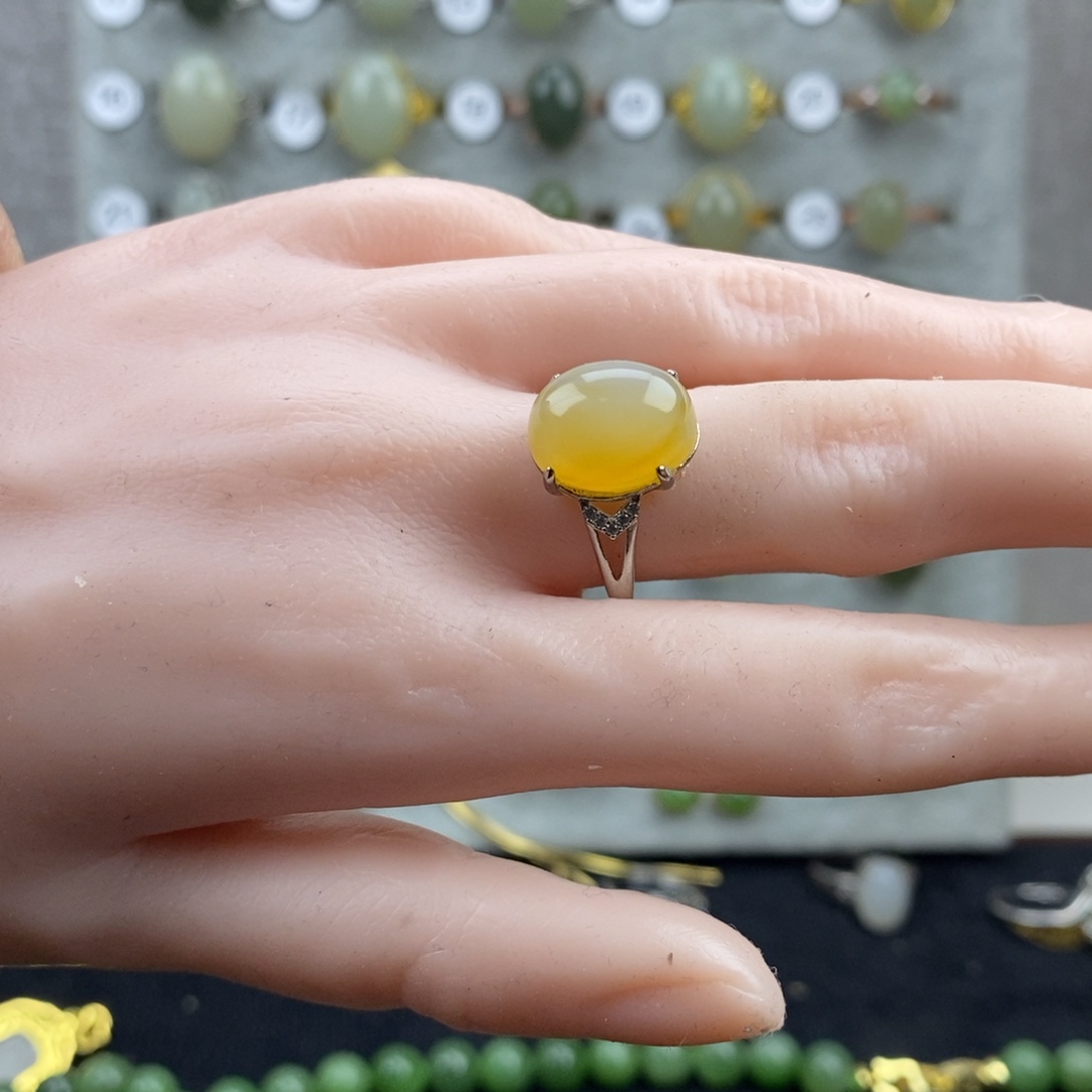 萱***麻玛瑙/玉髓未镶嵌戒指