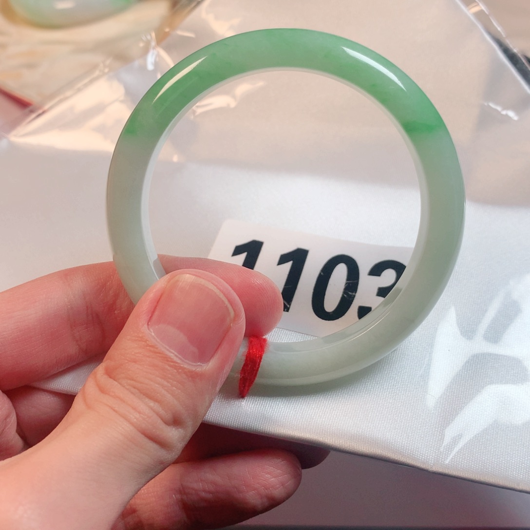 翡翠手镯未镶嵌翡翠手镯1103