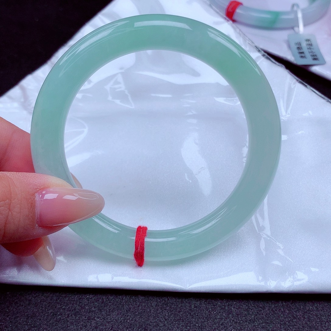 贰***八翡翠未镶嵌手镯天然缅甸翡翠A货